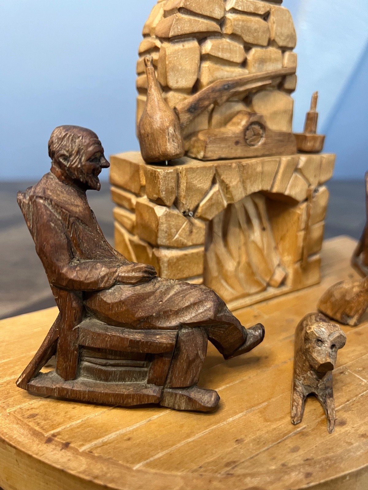 WOOD CARVING TABLE LAMP-FOLK ART W/ PEOPLE-DOG-CAT FIREPLACE,ETC-WORKING