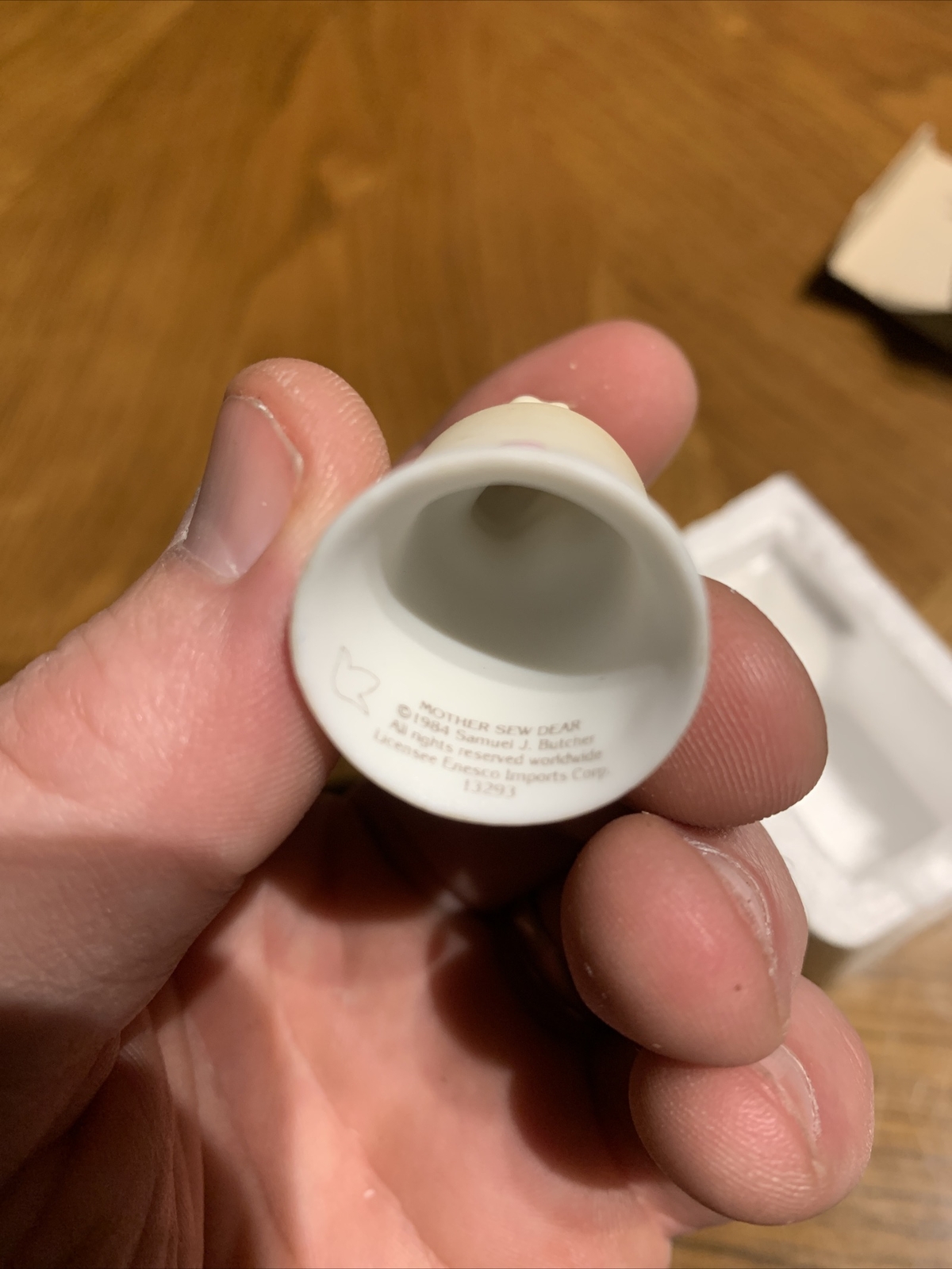 Precious Moments Thimble 1984 MOTHER SEW DEAR – EXC Condition #13293 Enesco