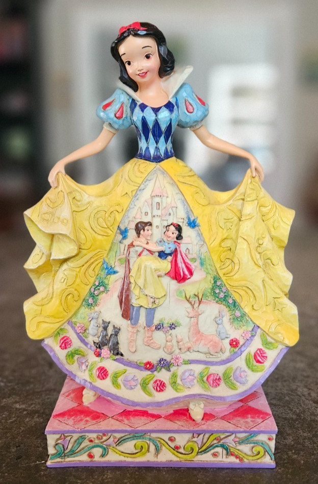 Disney Traditions Jim Shore Snow White Figurine #4007992 “Fairy Tale Endings…”