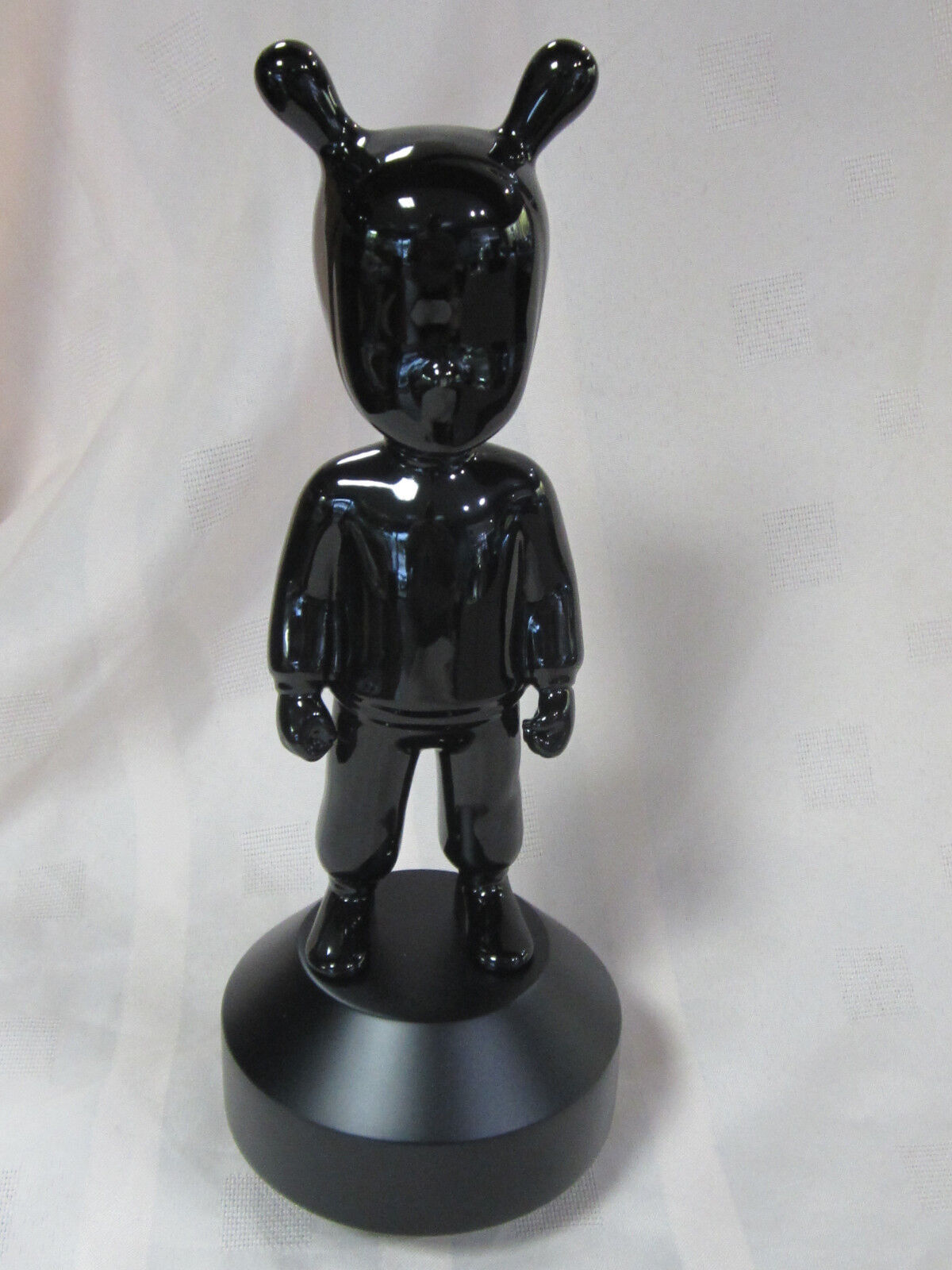 NEW LLADRO THE BLACK GUEST LITTLE #7733 BRAND NEW IN BOX ALIEN 11.75″ TALL F/SH