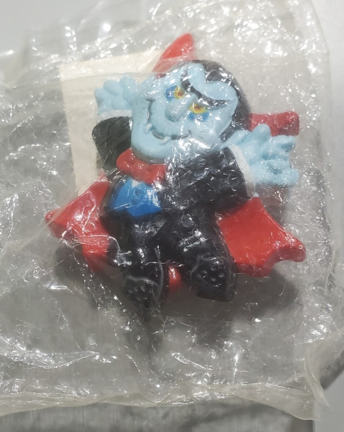 Hallmark Halloween Dracula Lapel Pin Mint in Paper