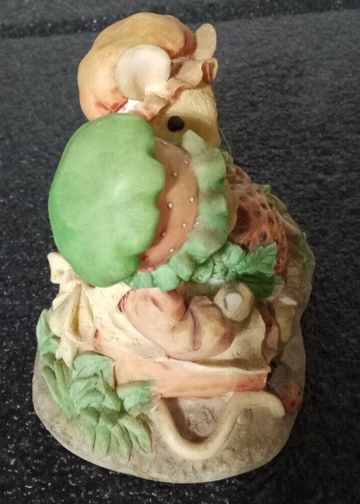 Vtg 90’s Strawberry Shortcake Priscillas Mouse Tales 1997 Enesco 1 has chip toe