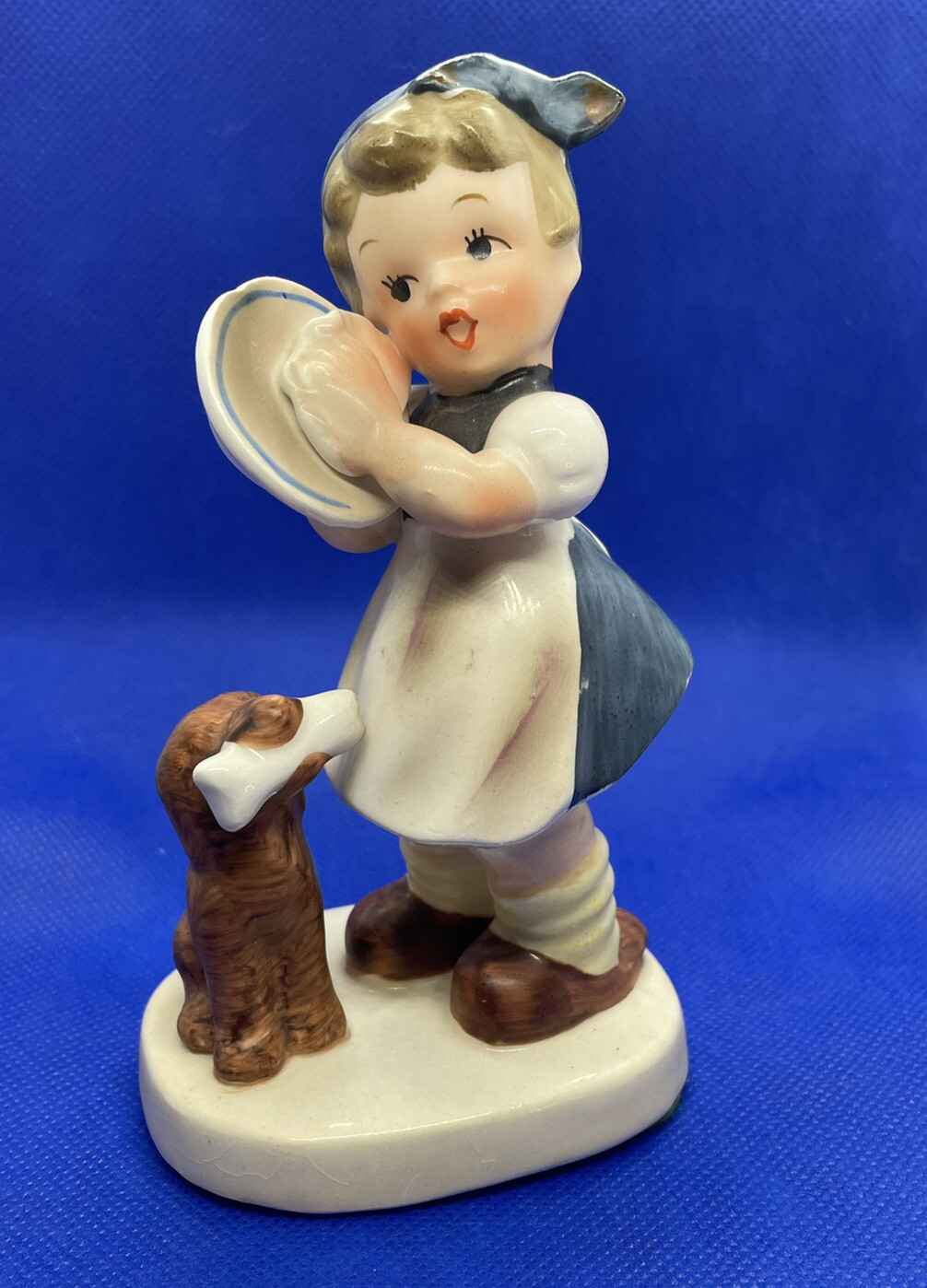 Vintage Napco Dishwasher AH4071 Girl & Her Dog Figurine, 5 1/2″ Tall, 3″ Wide
