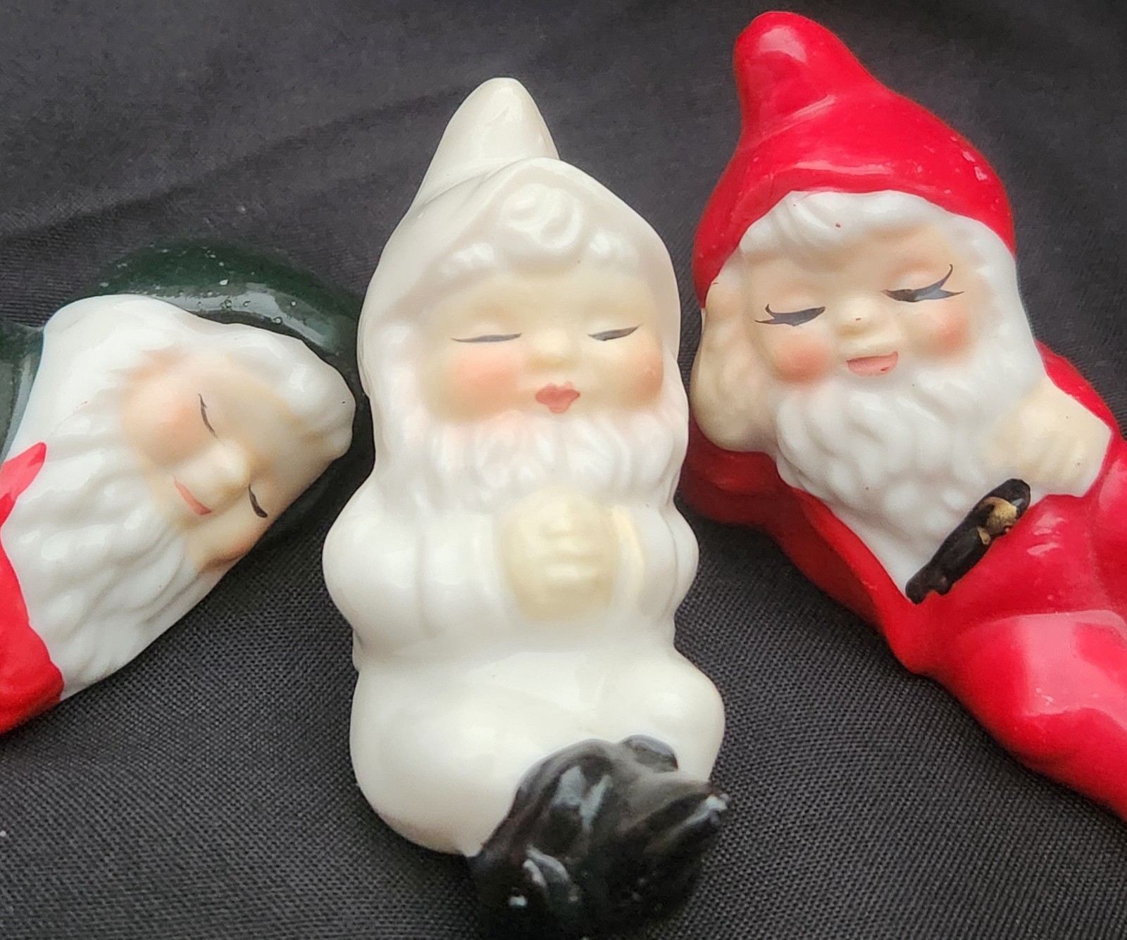 Christmas Around the World RESTING ELVES 3 sleeping elf figurines House of Lloyd