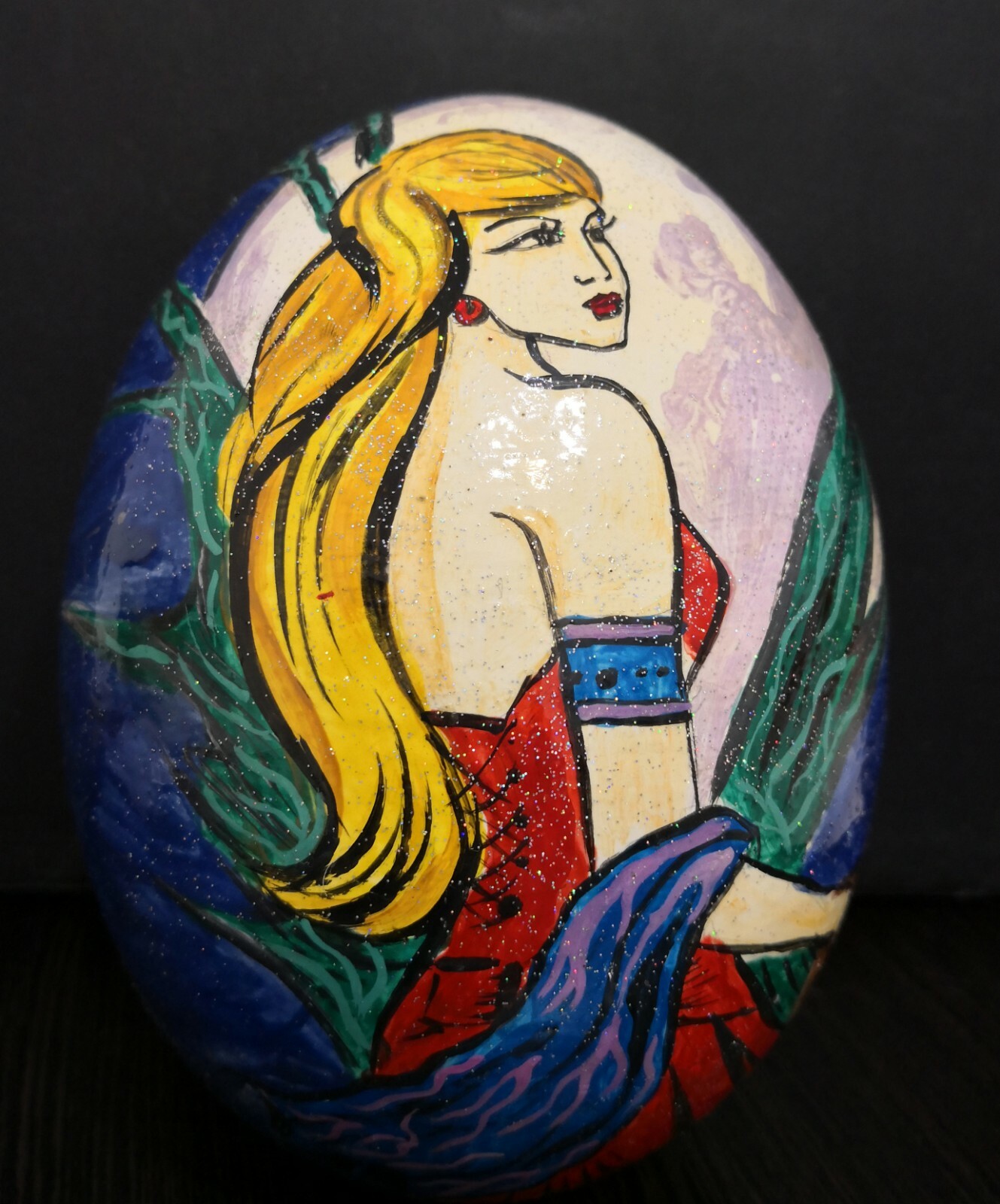 🙌Ukrainian pysanka made of a large egg, artistic painting the girl and the wolf
