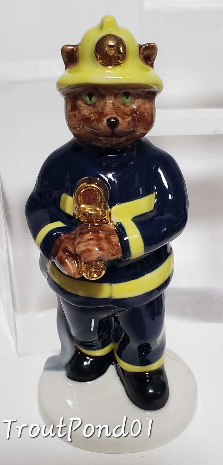 Wade Catkins Fireman 2000 LE 250 Lg Blow-Up 5 In Porcelain Cat Figurine UKI Ltd