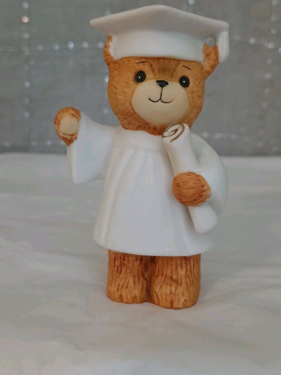 Vintage Enesco 1981 Lucy & Me Bear Wearing White Cap 🎓 & Gown 3.5 Inches Tall.