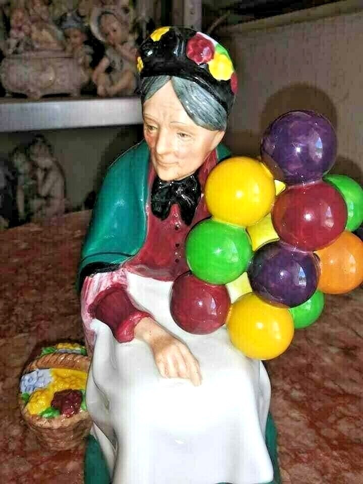 Vintage English Royal Doulton Porcelain Figurine, “The Old Ballon Seller”,HN1318