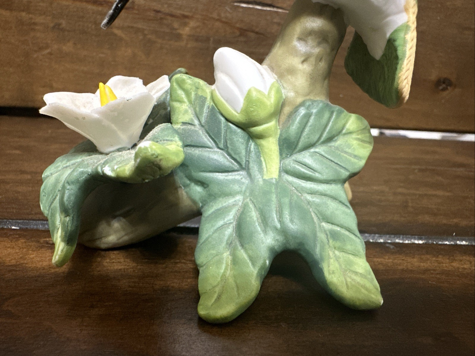 Ruby-throated Hummingbird w Flower Branch – Porcelain Bisque.