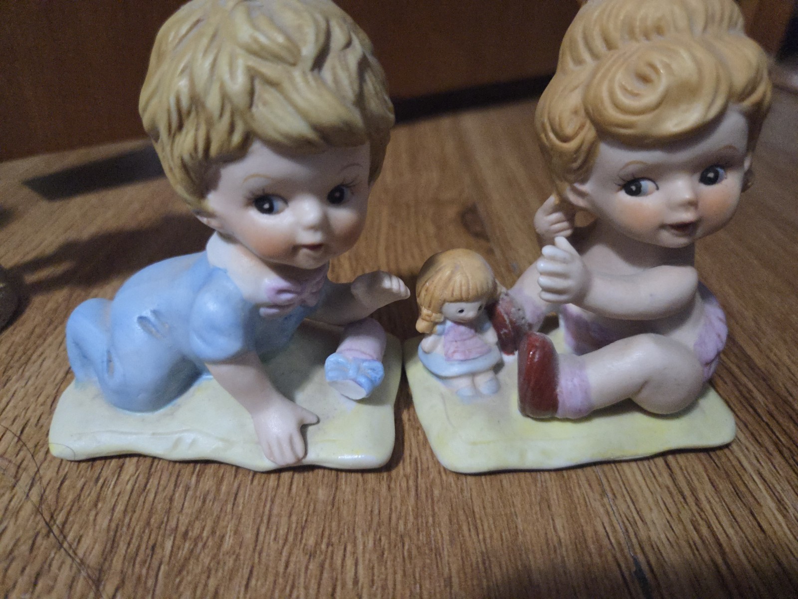 Vintage Porcelain 17 Figurines