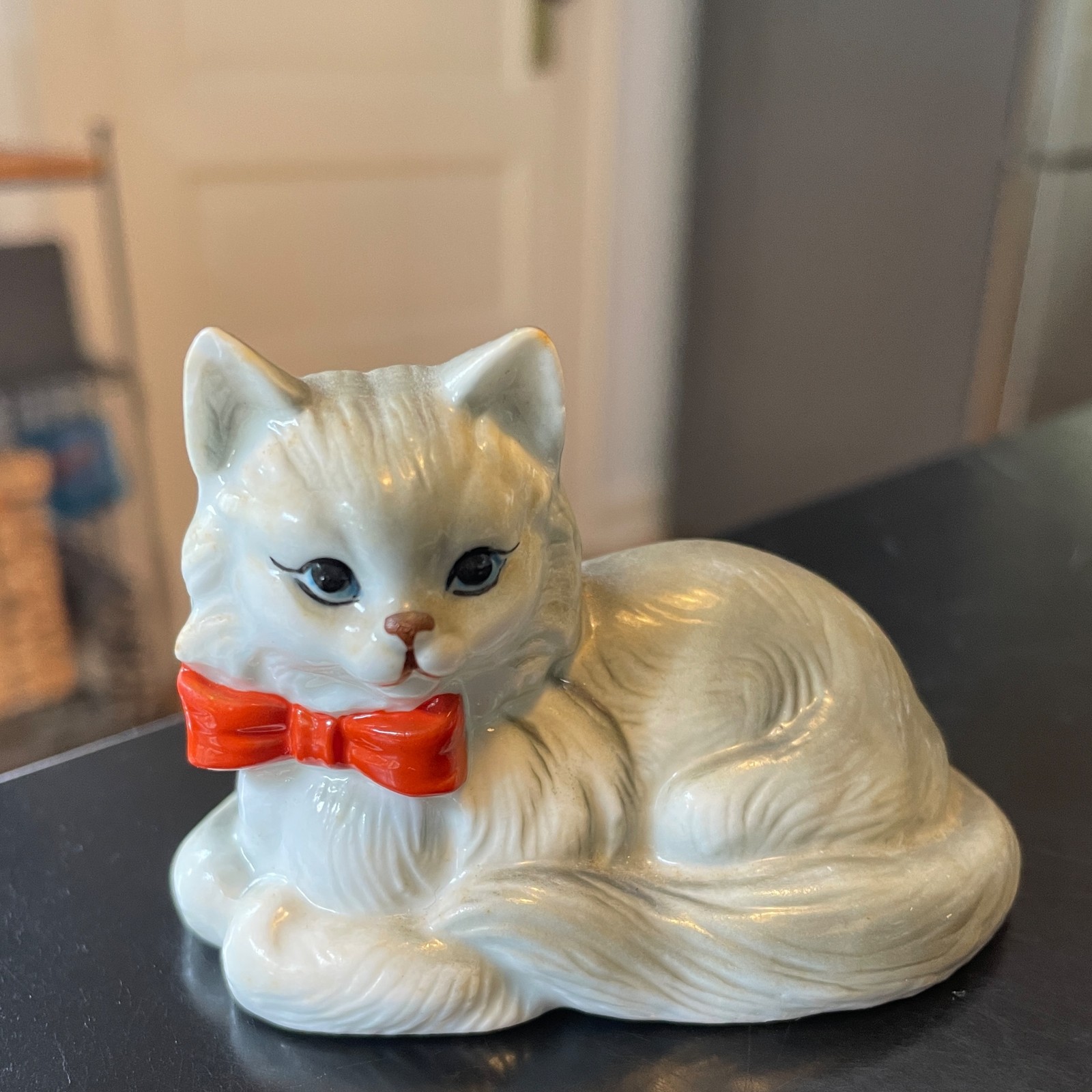 3.25″ Bone China Gray Cat w Red Ribbon Cats of Character Danbury Mint Collection