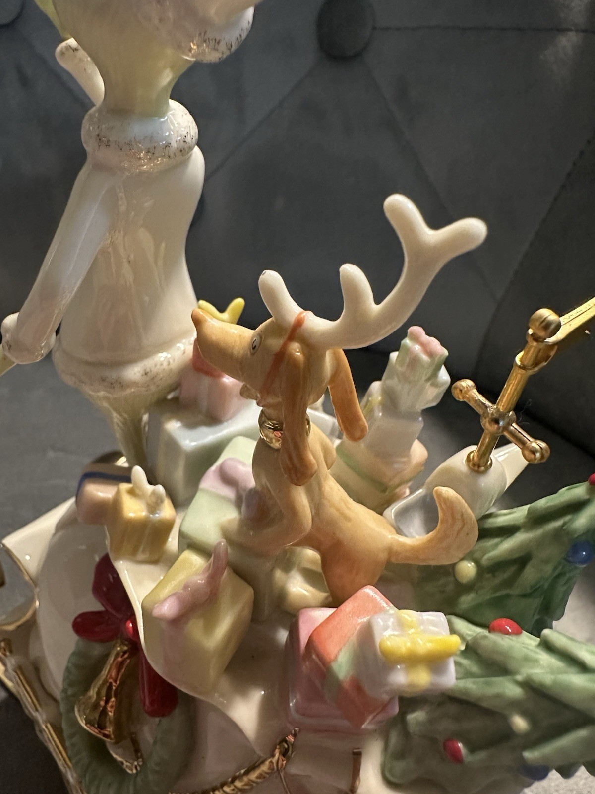 Imperfect Lenox China RETURN to WHOVILLE Grinch & Max on Sleigh Figurine As Is