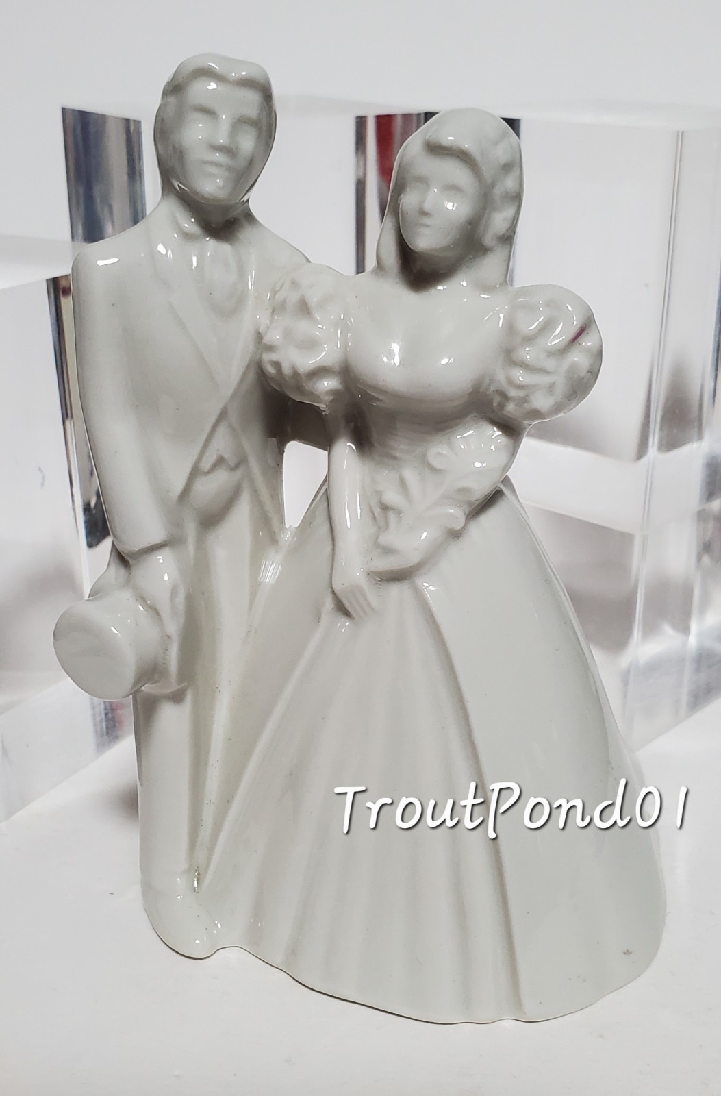 Wade Fine English Porcelain Wedding Cake Topper Bride and Groom 4 In Figurine