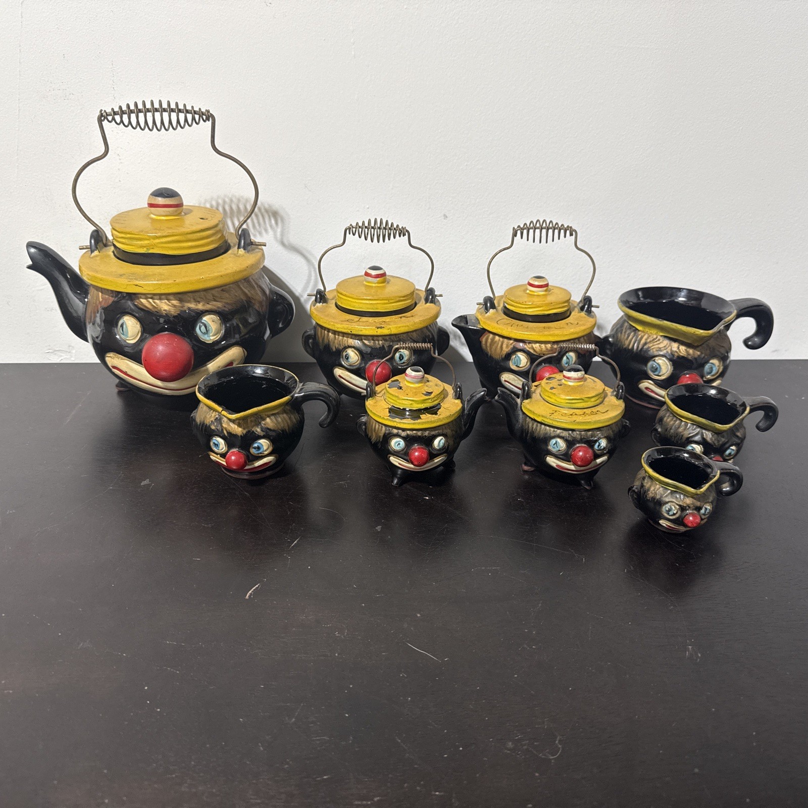1950’s 9pc Thames Red Ware Hand Painted Clown Face Good Condition