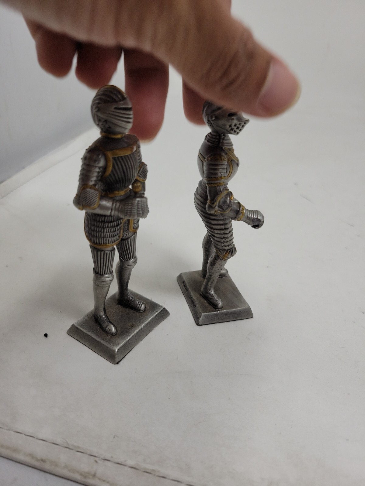 2x 2012 Veronese Knight Summit Pewter Gold Figurine 8 oz Medieval Realistic 1a