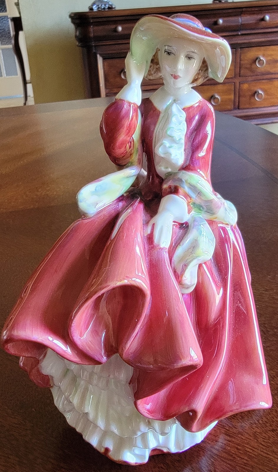 1937 Royal Doulton TOP O’ THE HILL Bone China Figurine – England – Excellent