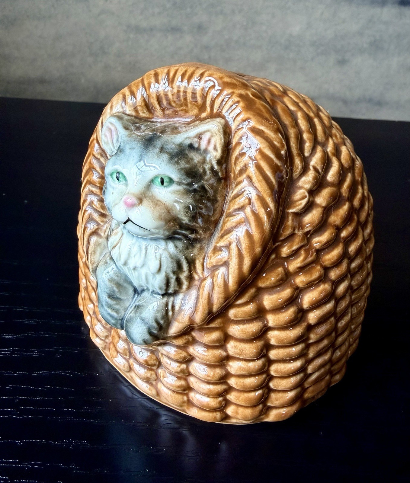 Vintage Goebel Kitten Bank/“Cat In Basket” 1974 West Germany with Key