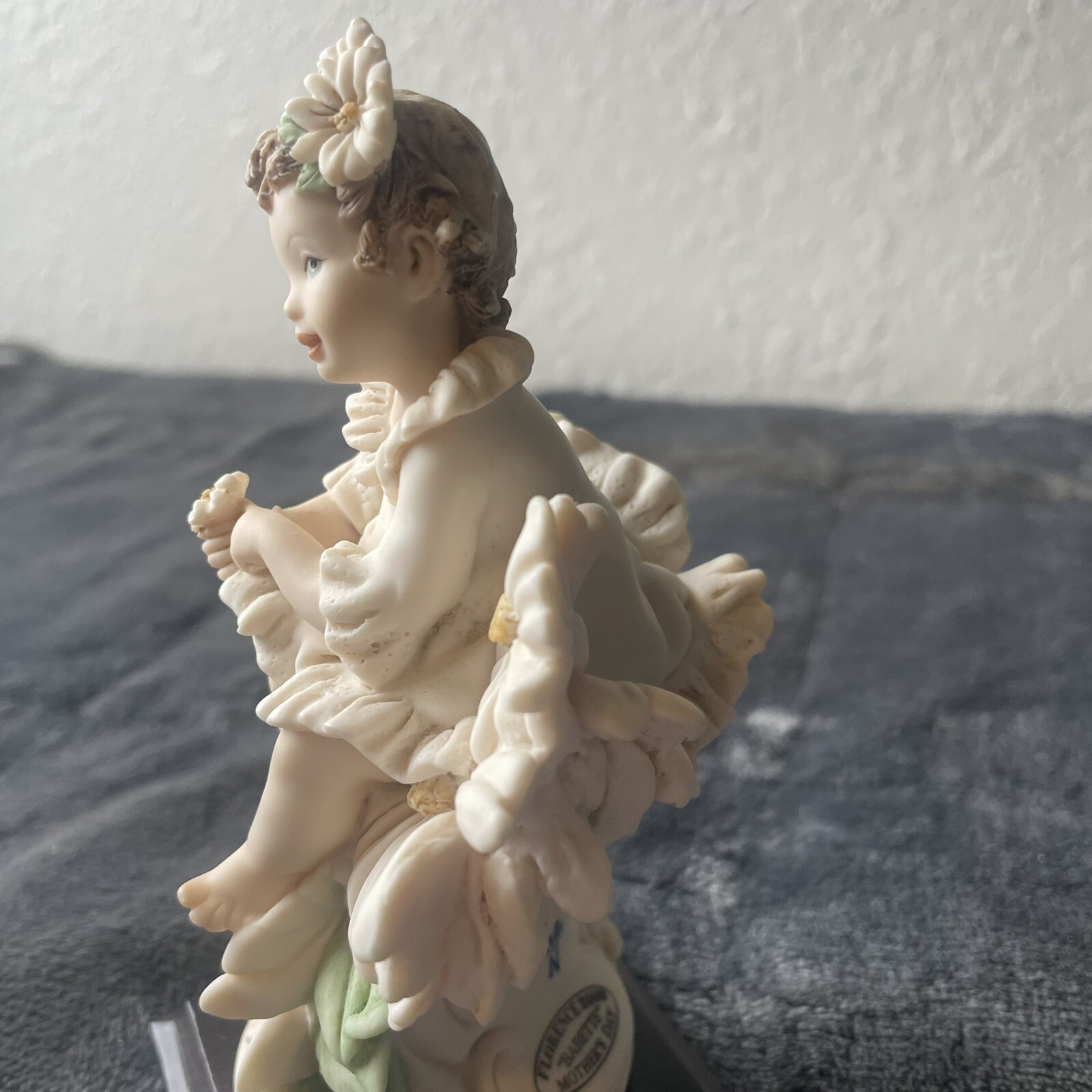 Giuseppe Armani Babette 1328C 2000 Mother’s Day Capodimonte Statue Florence Sign
