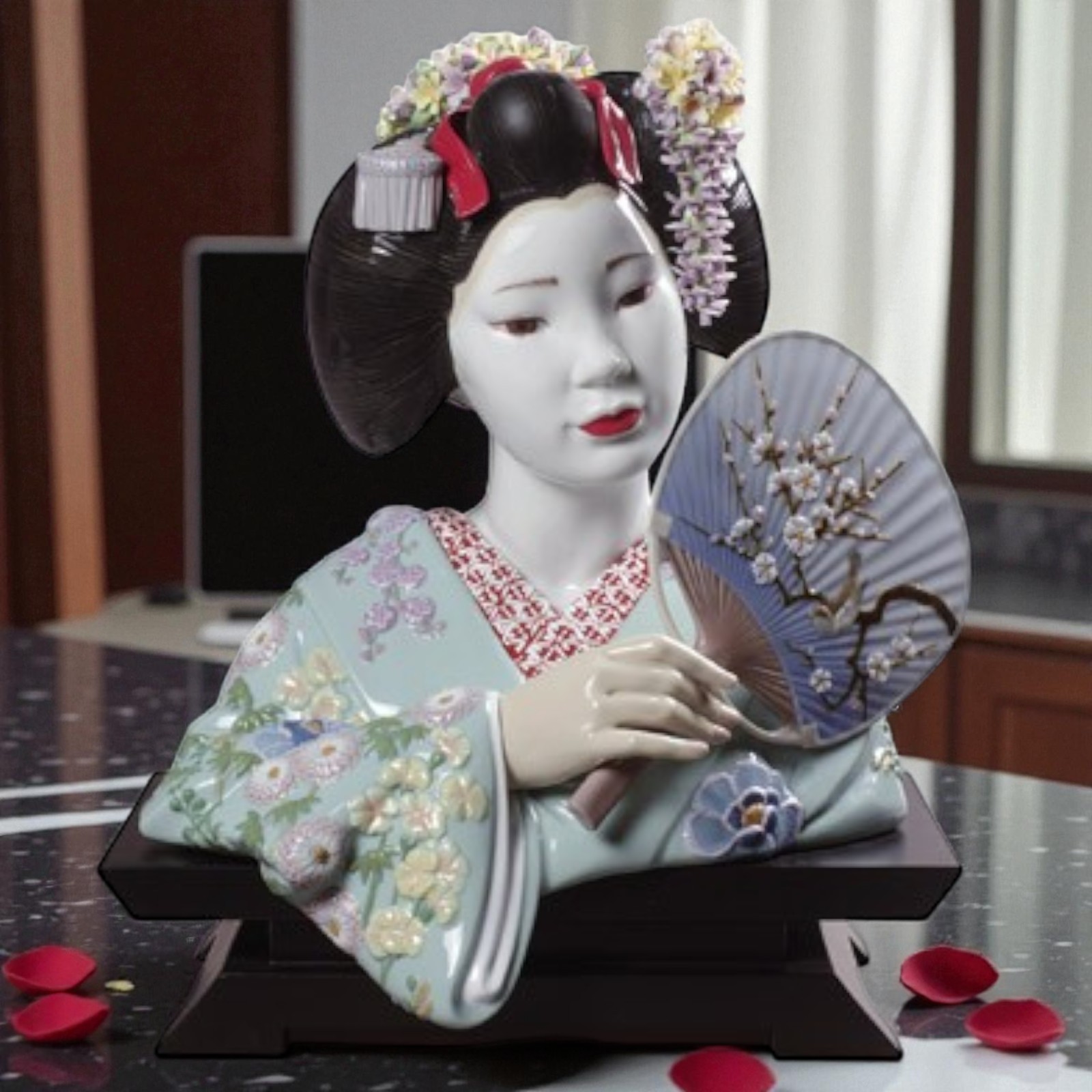 LLADRÓ Maiko – Retired Limited Edition Geisha Figurine SKU: 01008757