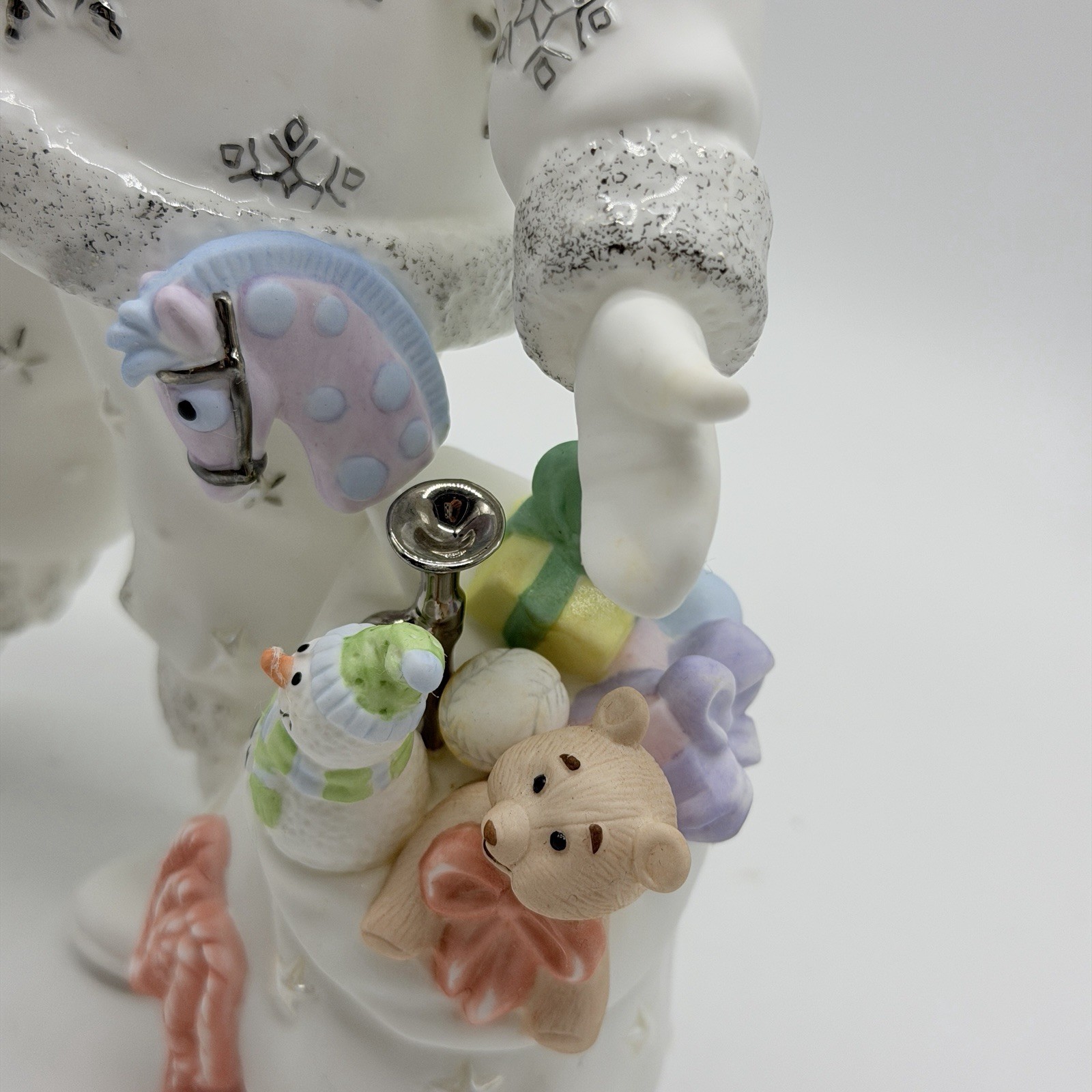 Lenox Platinum Classics Figurine Santa’s Christmas Magic 9”H White Holiday 2002