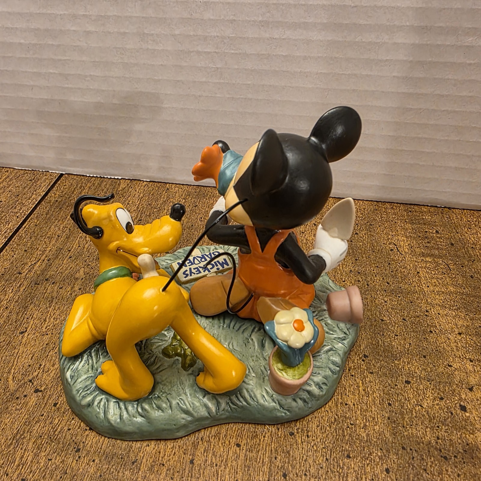 Disney Mickey Mouse Blooming Friendship PLUTO GARDEN FIGURE FIGURINE ENESCO EUC