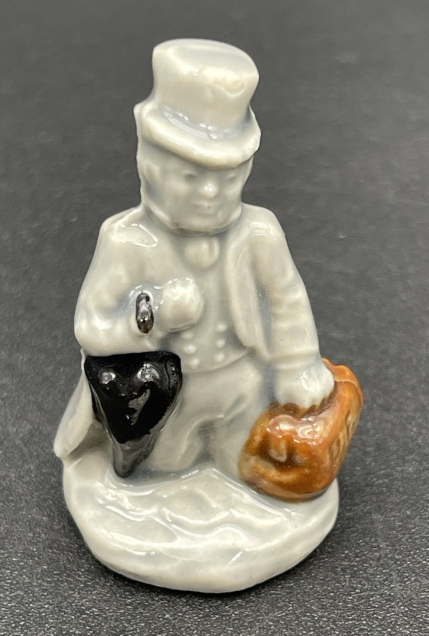 Wade England Dr Foster Whimsie Blue-Gray Figurine 1990s-2000s Nursery Mini Read