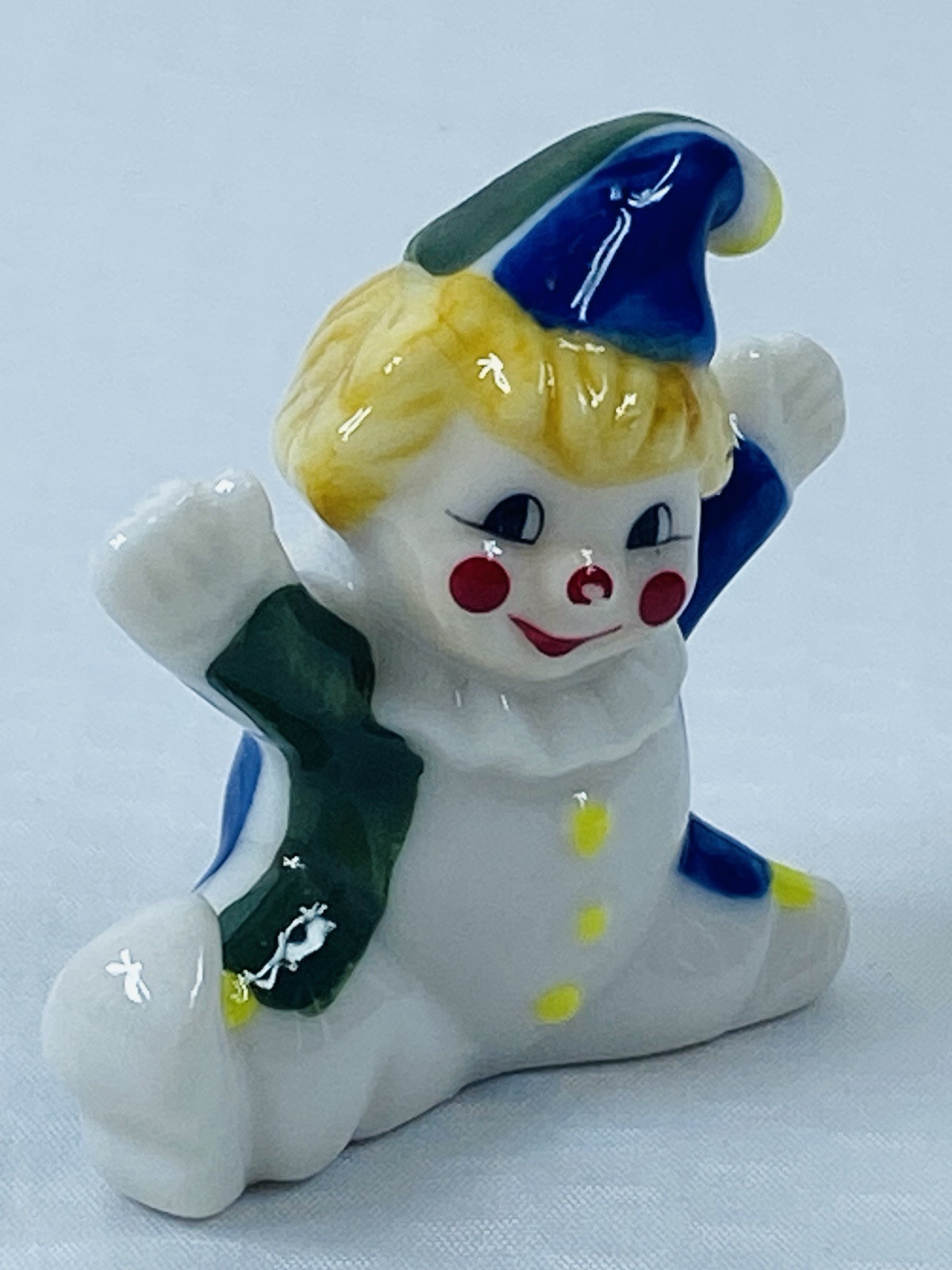 Bug House Miniatures Bone China Jester Clown Figurine 1-1/2″ Tall