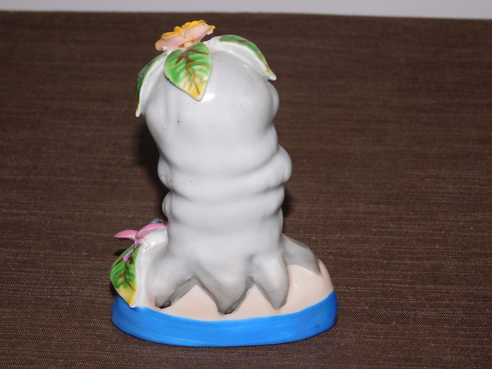 VINTAGE 5″ HIGH MADE IN OCCUPIED JAPAN WOMAN FLOWERS PORCELAIN FIGURE
