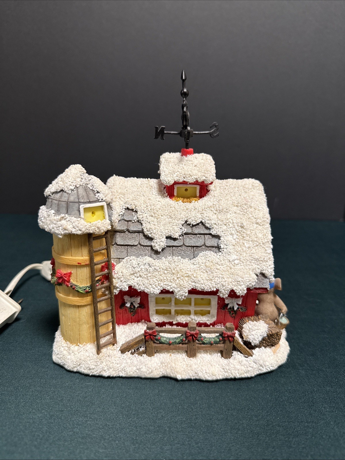 Charming Tails The Merry Little Dairy DEAN GRIFF Christmas Red Barn Farm Decor