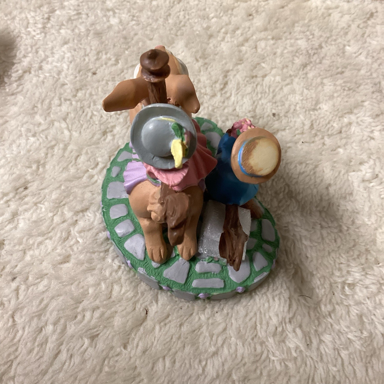Avon Carousel Wonderland Miniature “Flowers for a Kiss” 1993 original packaging