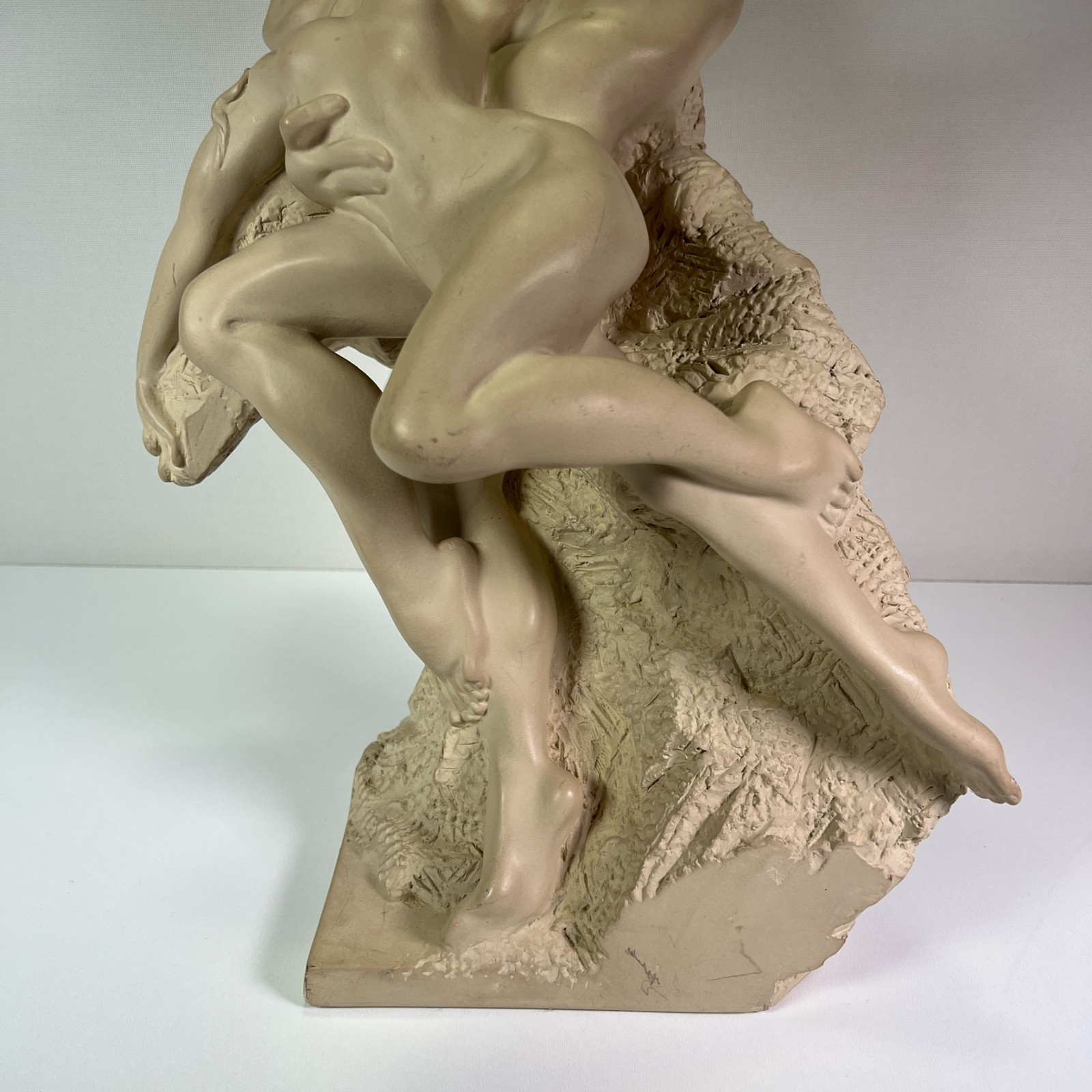 Vintage Austin AP3938 Passion Love 21″ 15 Lb Ceramic Figure Statue Art Sculpture