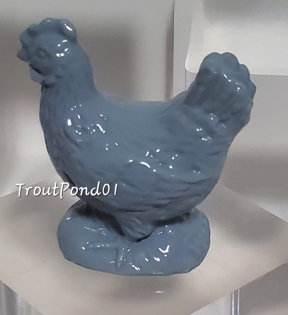 Wade Whimsies Hettie Hen Porcelain Figurine 2022 Wade Fest Fair Piece Gray/Blue