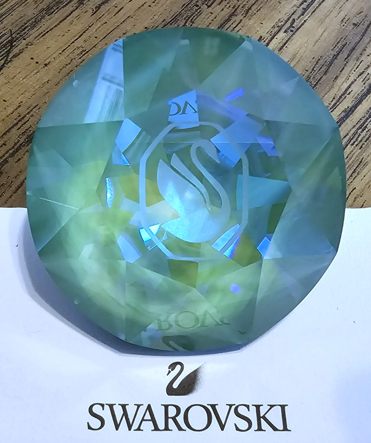 💎 Swarovski Crystal 2025 Exclusive, Large, Sage Green, Chaton Gem Figurine NIB