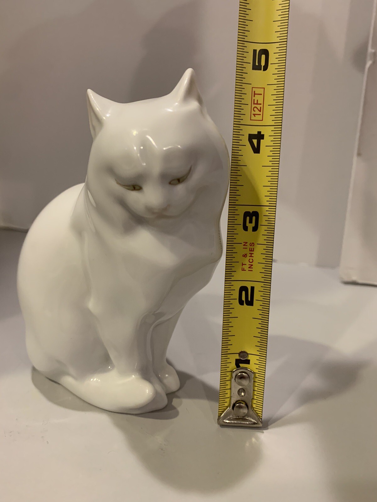 Herend Regal Sitting Cat Looking Right Natural White Persian Porcelain Cat