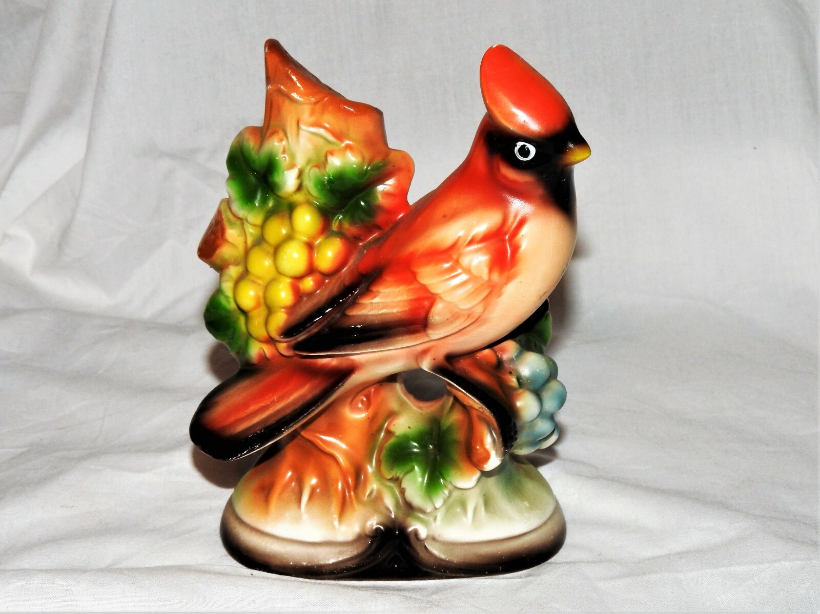 Large Vintage Japan Airbrush Painted Ceramic Cardinal Bird Figurine. 6.5″ T.