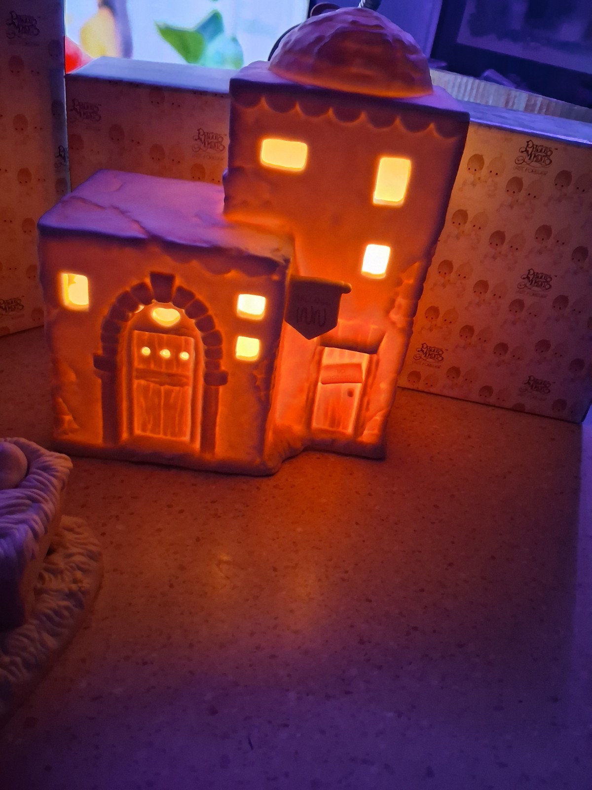 Precious Moments Lighted Inn 283428