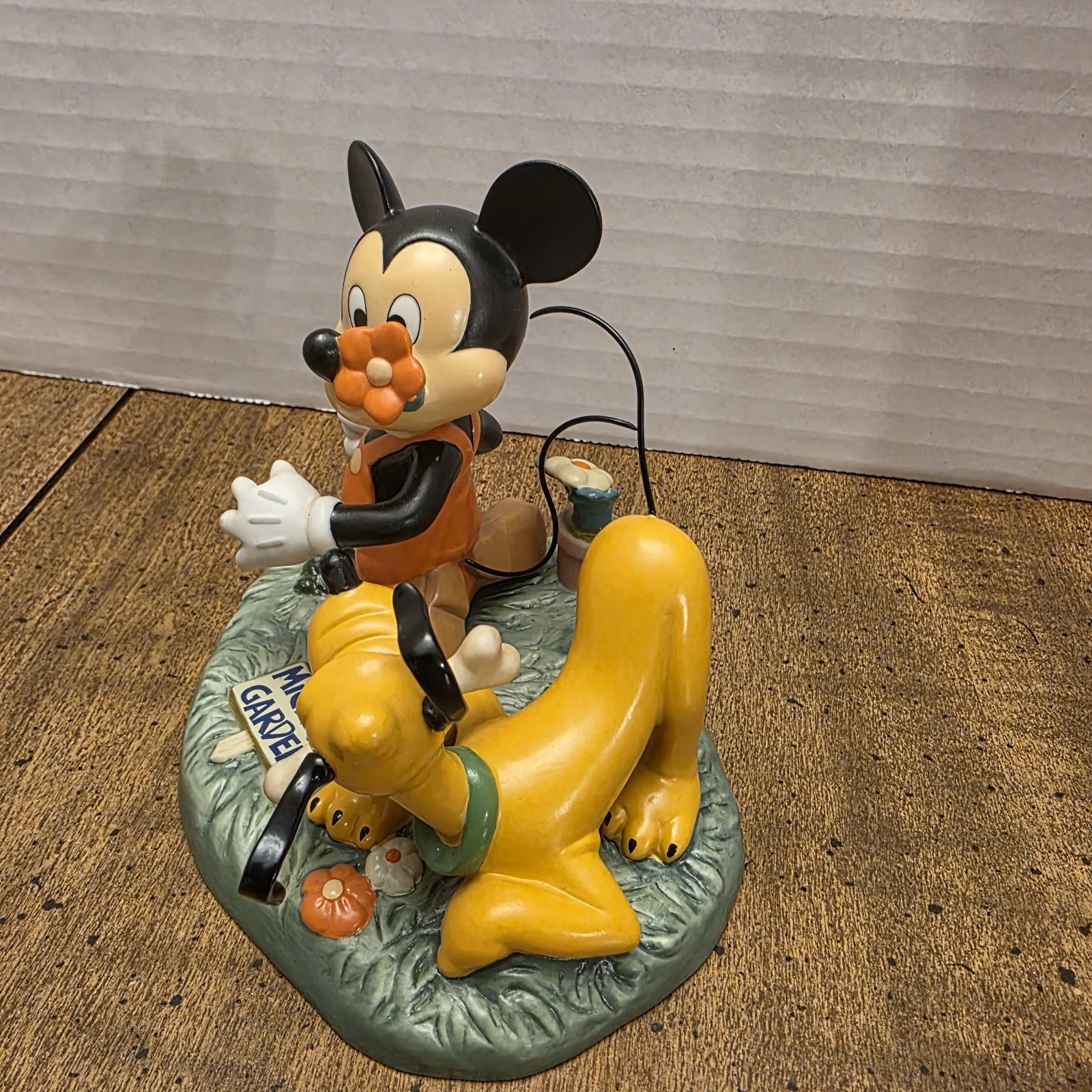 Disney Mickey Mouse Blooming Friendship PLUTO GARDEN FIGURE FIGURINE ENESCO EUC