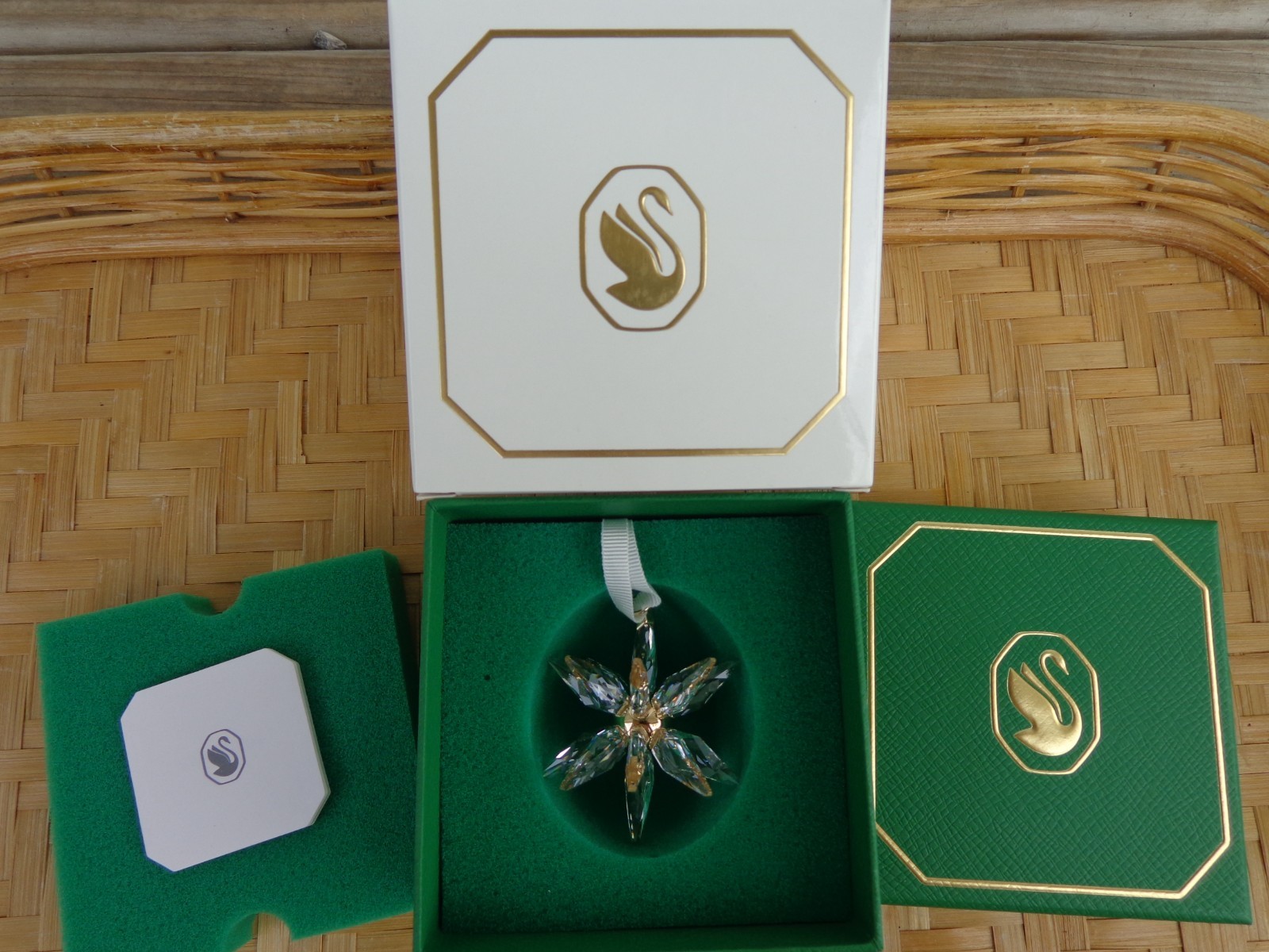 Swarovski Crystal Starburst Star Snowflake Ornament 5701506 Festive 3D 2025 READ