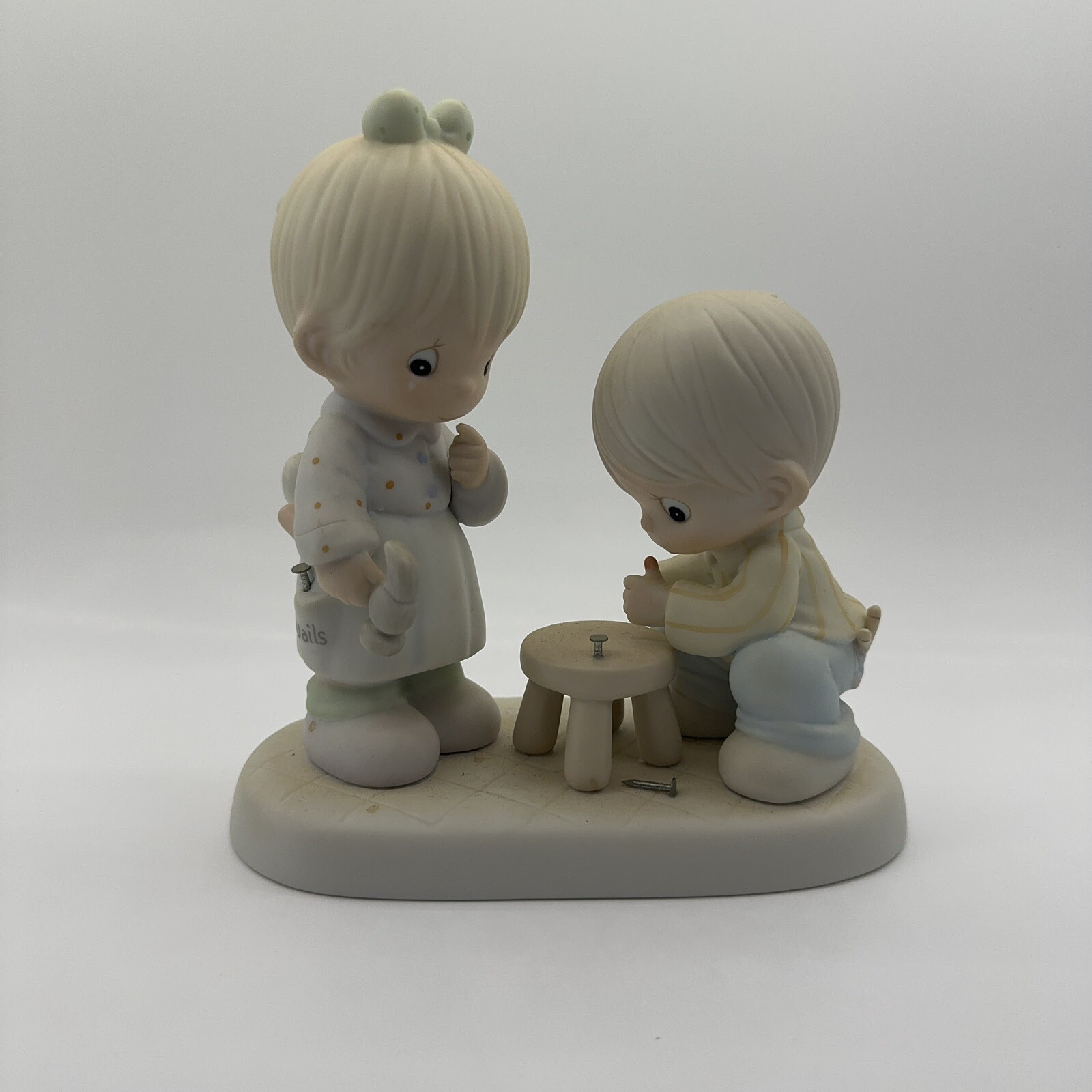 Precious Moments Thumb-Body Loves You Collectable Figurine 1990 with box 521698