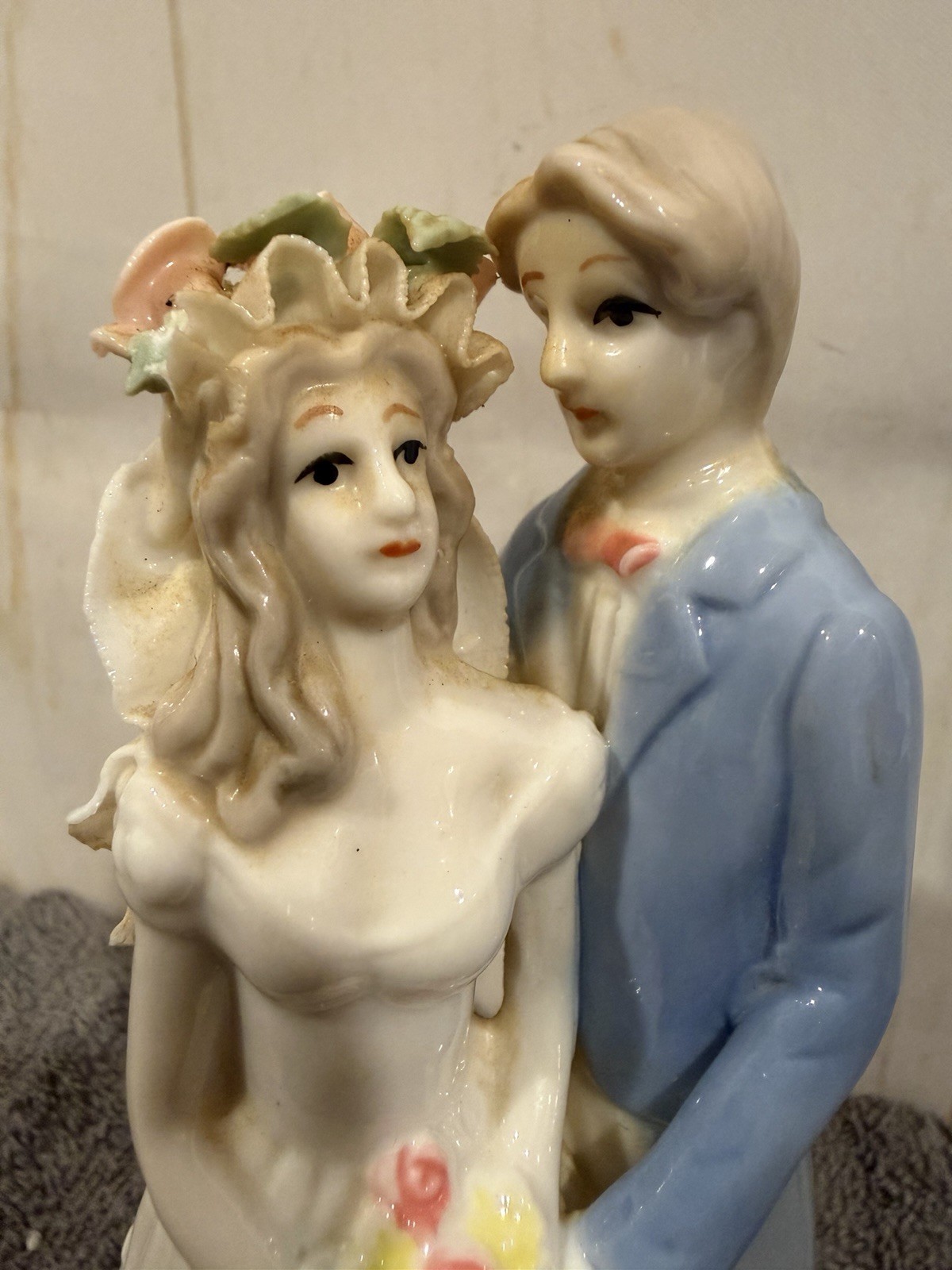 2001 Porcelain Southern Bride & Groom Statute Figurine Bride Bouquet Cake Topper