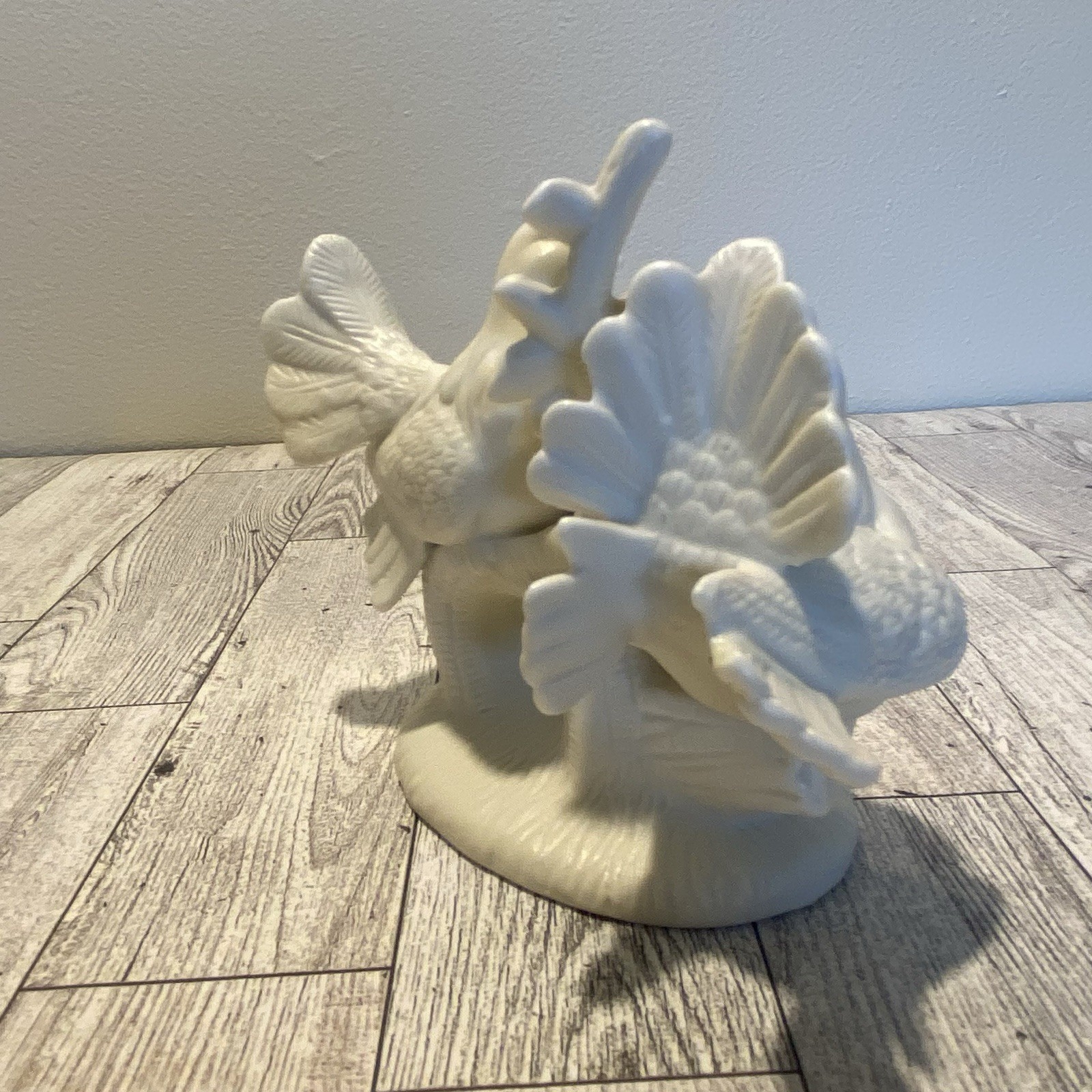 Vintage Ivory PORCELAIN BISQUE Pair of Doves 6”c5” Unbranded EUC Love Birds