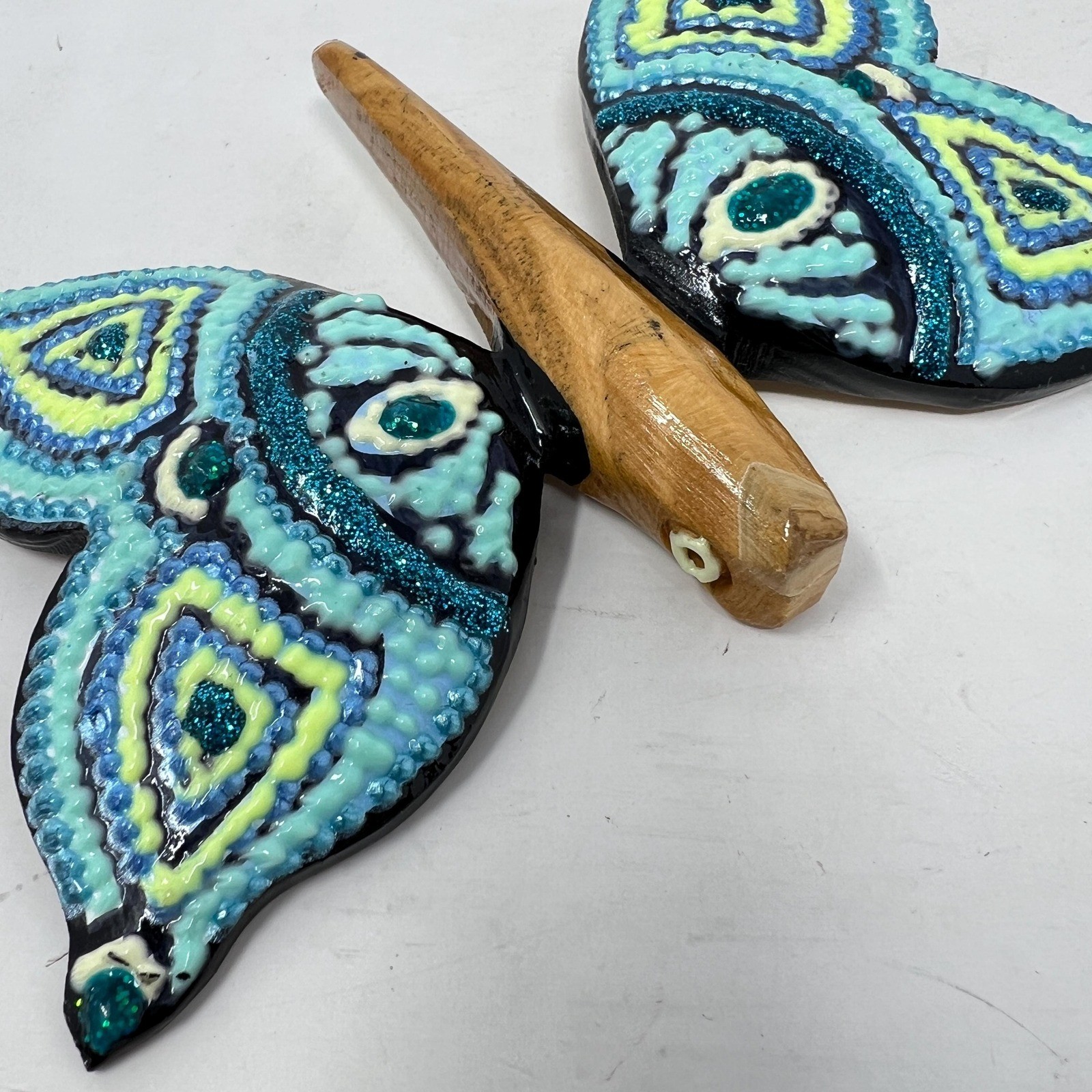Vintage Carved Wood Painted Butterfly Wall Hanging 5″ Rep. Dominicana