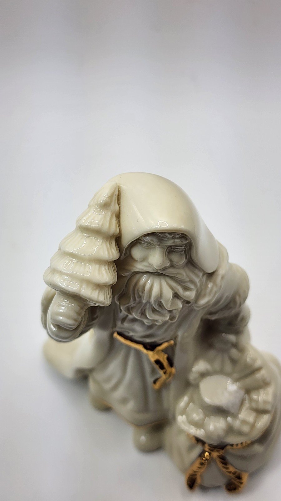 Lenox Classic Kris Kringle Porcelain Santa Figurine Ivory Gold Trim 4.5″
