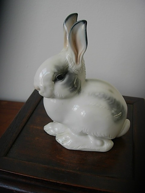 Eschenbach – Professor T Karner Porcelain Rabbit K 30d 5.75” Tall x4.5” long