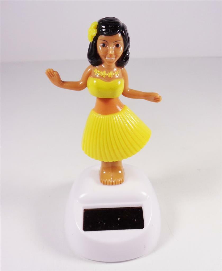 HAWAIIAN ALOHA SOLAR POWERED LUAU HULA DANCING GIRL YELLOW SKIRT LEI AND FLOWER