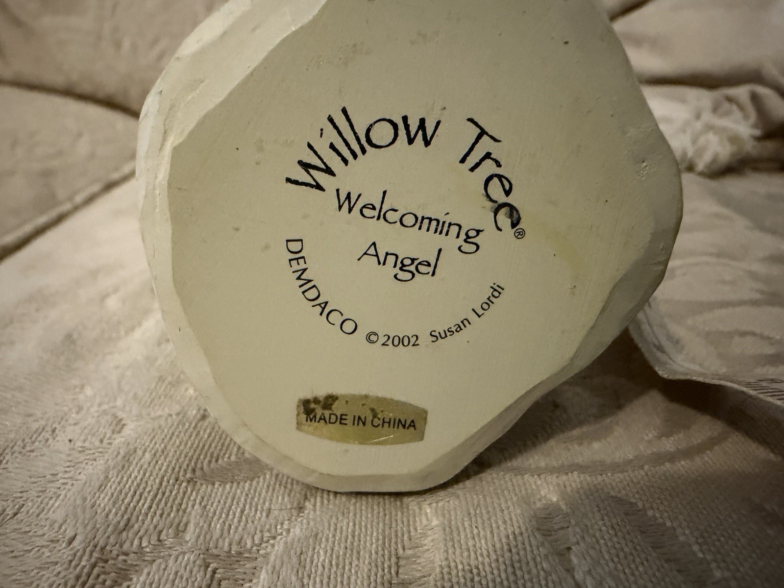 Willow Tree “Welcoming Angel” figurine designed by artist Susan Lordi 2002