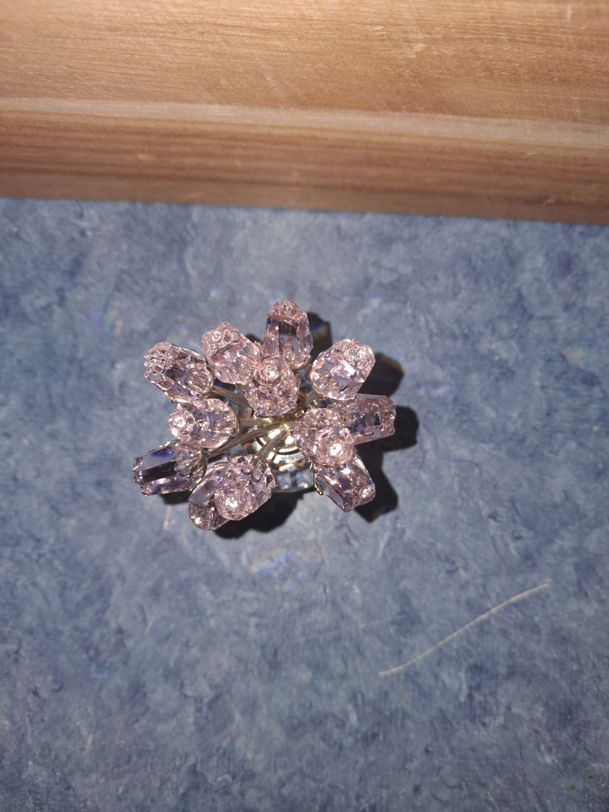 SWAROVSKI CRYSTAL “A DOZEN PINK ROSE’S” It’s In Mint Condition And Has No Flaws!