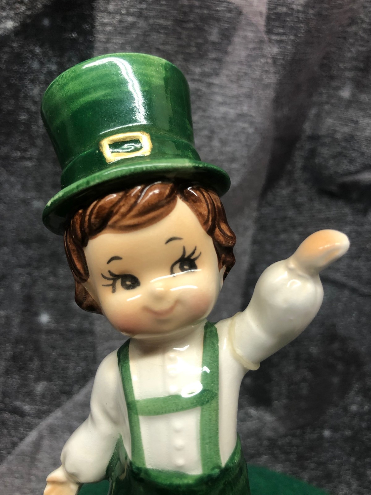 VTG LEFTON St Patrick’s Day Irish Girl Boy Figurine Leprechaun Dancing Kissing 2