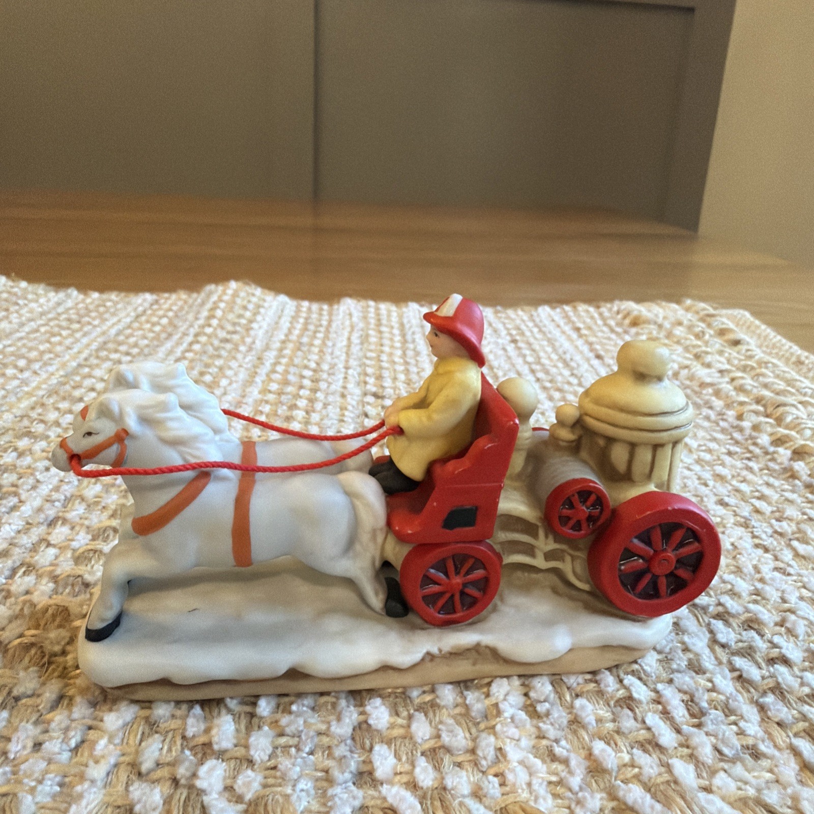 Lefton Colonial Village Christmas Firewagon Horses 1987 Figurine