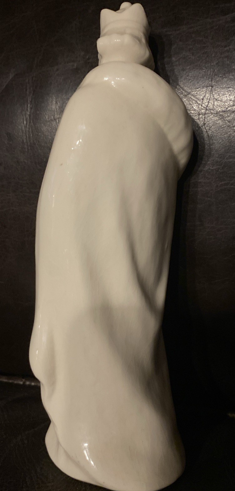 Goebel HX 82/K Porcelain White Nativity Standing King / Wiseman Figurine 6.5”